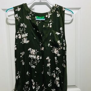 Sleeveless blouse